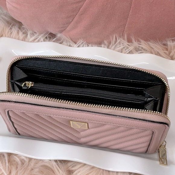 Victoria Secret Large Wallet - Picture 3 of 5